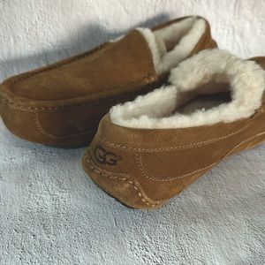 Ugg Mocasines size 7 US
